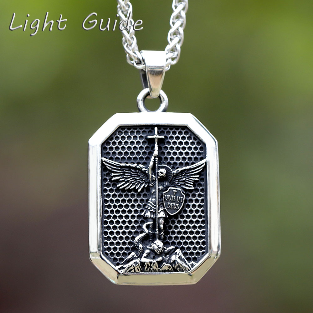 Men Accessories Guide - Colliers pour hommes et femmes, amulette