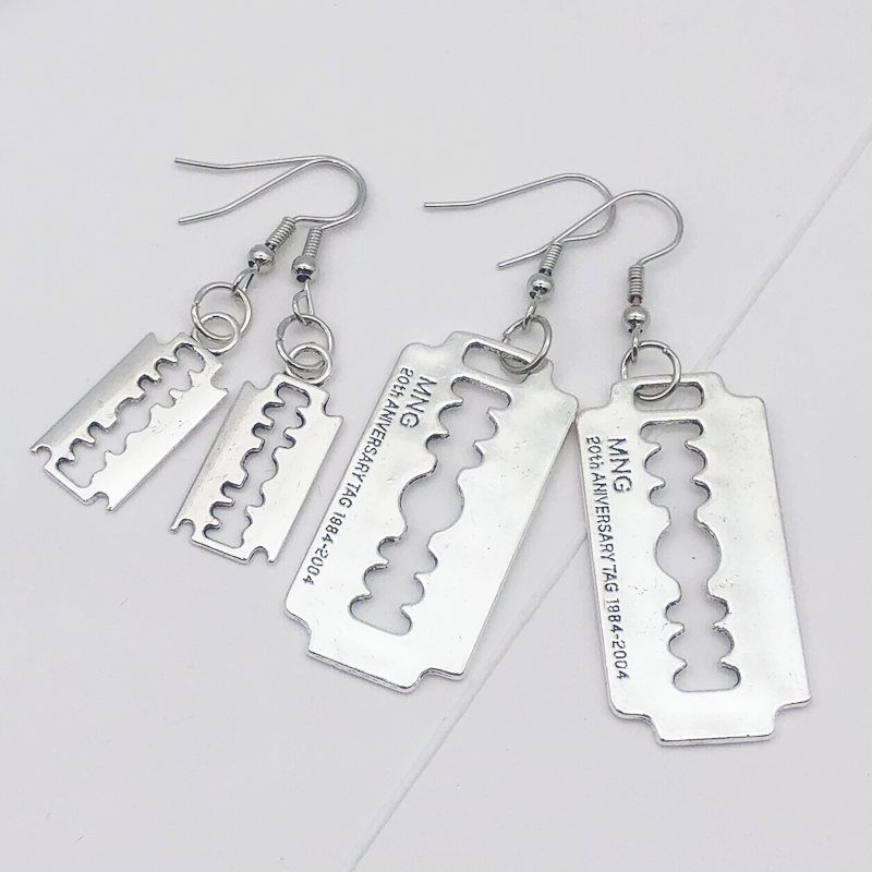Men'S Accessories In The 90S - Boucles d'oreilles à lame de rasoir