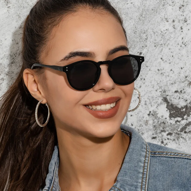 Men'S Accessories In The 90S - Lunettes de soleil rondes vertes à
