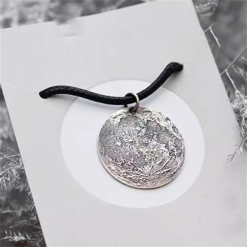 Pendentif lune de Style ethniq - Men Accessories Ethnic avis et prix