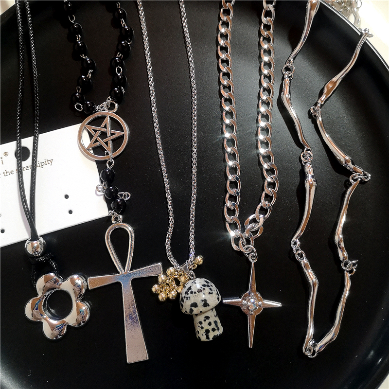 Collier gothique Punk en pierr - Men'S Accessories In The 90S avis et prix