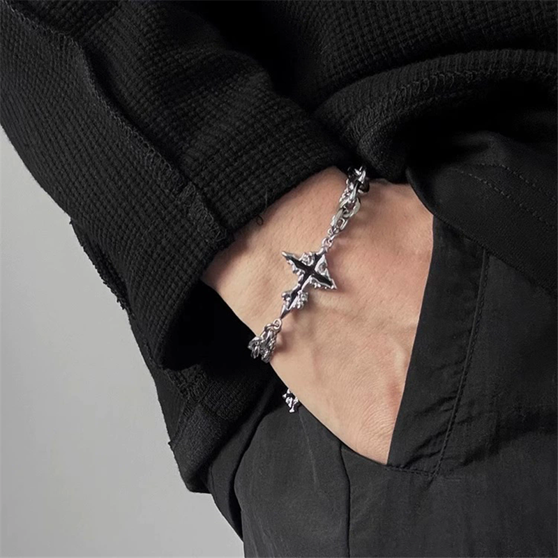 Punk noir croix pendentif chaî - Men'S Accessories In The 90S avis et prix