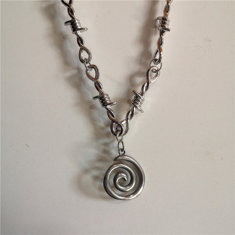 Punk Spiral Vortex Pendentif F - Men'S Accessories In The 90S avis et prix