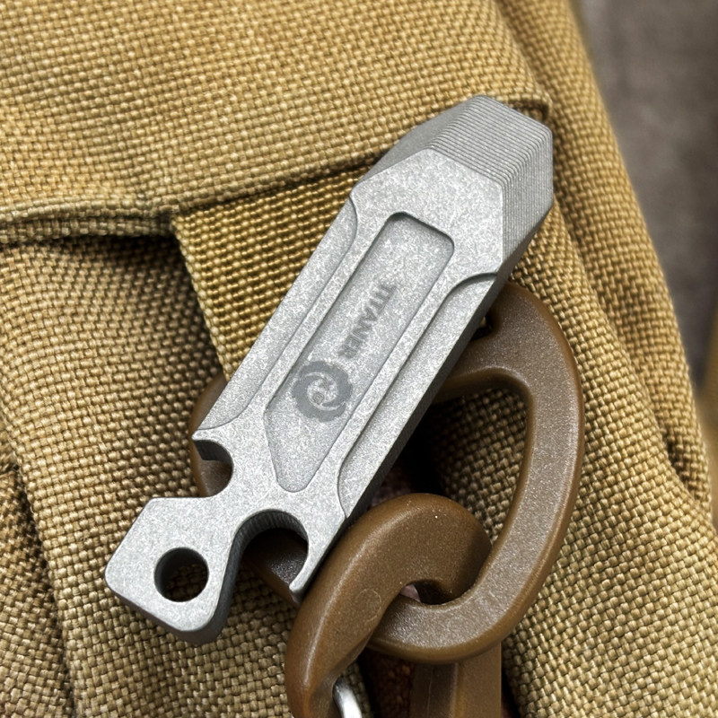 Outil multifonctionnel portabl - Keychain Multi Tool avis et prix