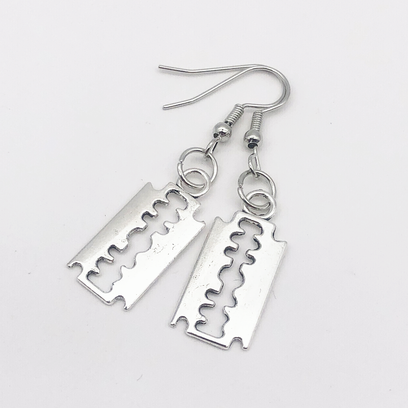 Boucles d'oreilles à lame de r - Men'S Accessories In The 90S avis et prix