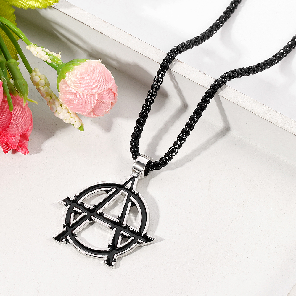 Collier avec logo de l'initial - Men Accessories Jewelry avis et prix