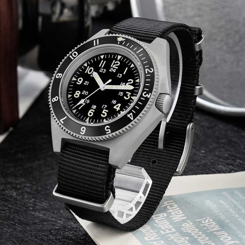 Watchdives WD1972 montre à Qua - Men Accessories Jewelry avis et prix