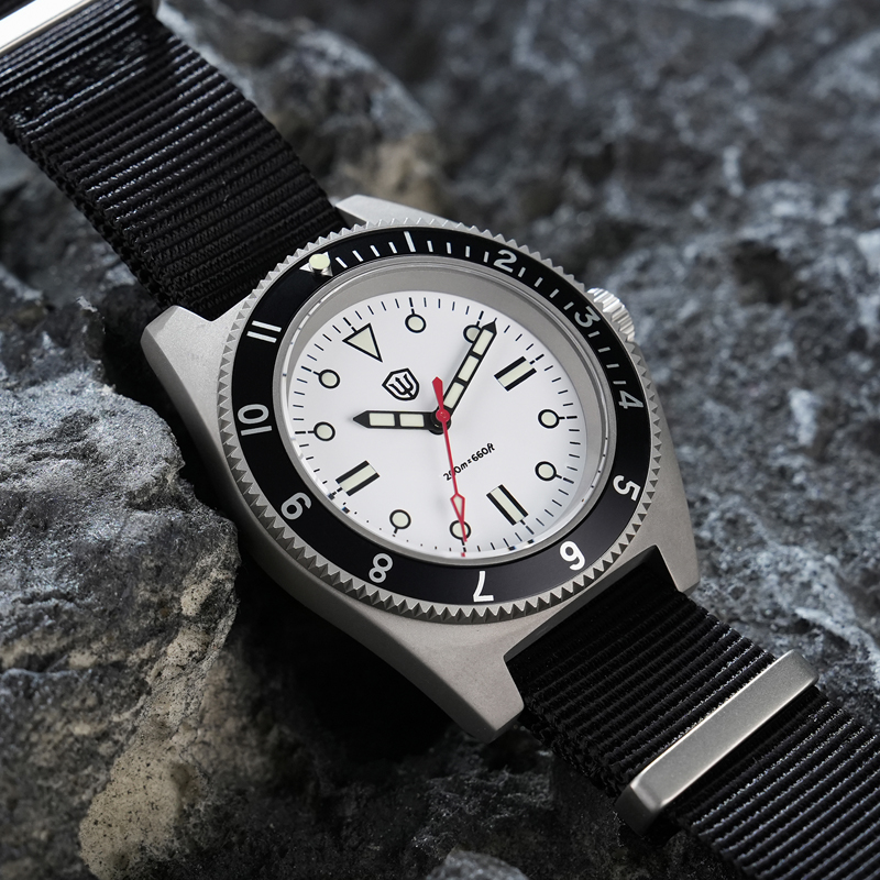 Watchdives WD1972 montre à Qua - Men Accessories Jewelry avis et prix